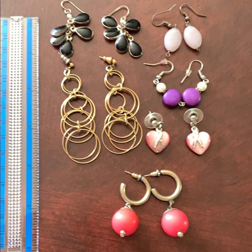 6 Pair of Vintage Dangle Earrings Sets (J129)